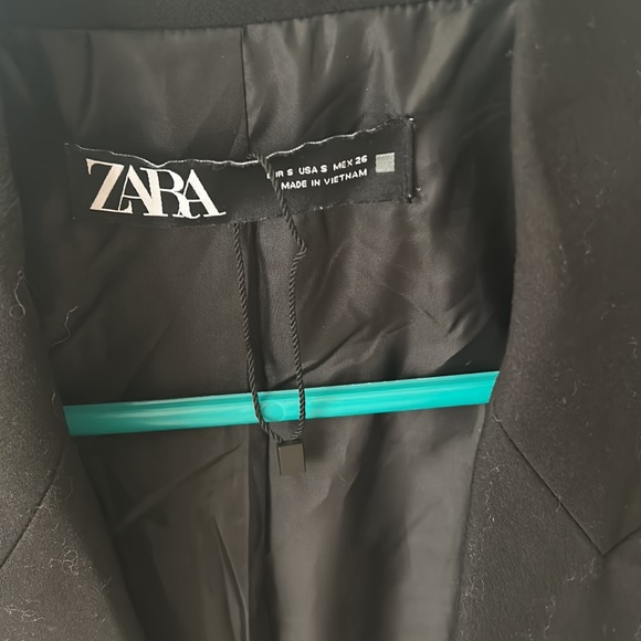 Zara Oversized Blazer - Picture 2 of 3